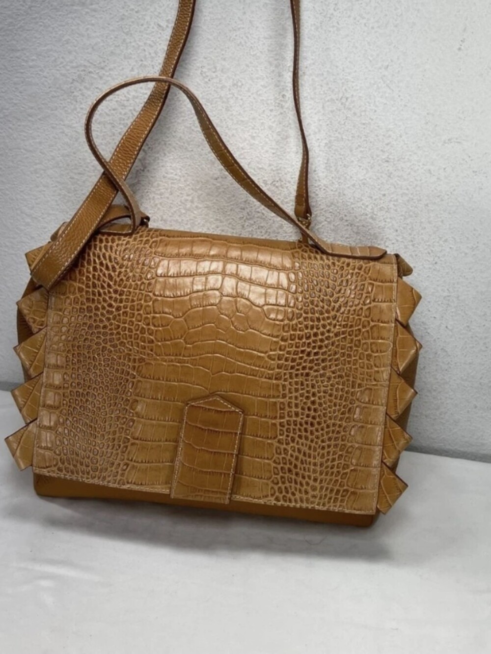 Lacucci Italy Croc-Embossed Tan Shoulder Bag